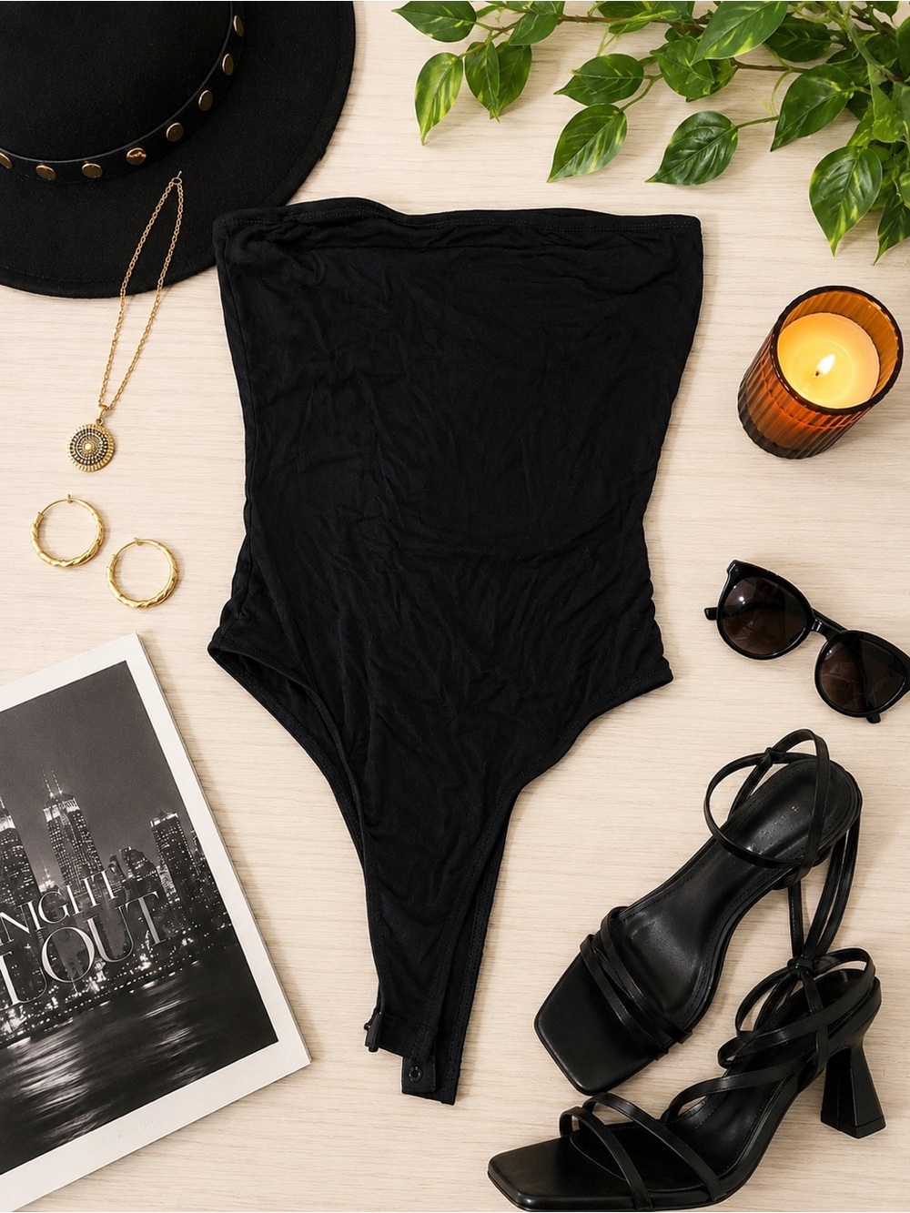 SHEIN Black Strapless Bodysuit